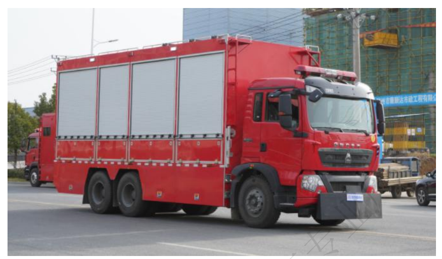 汕德卡后双桥器材消防车