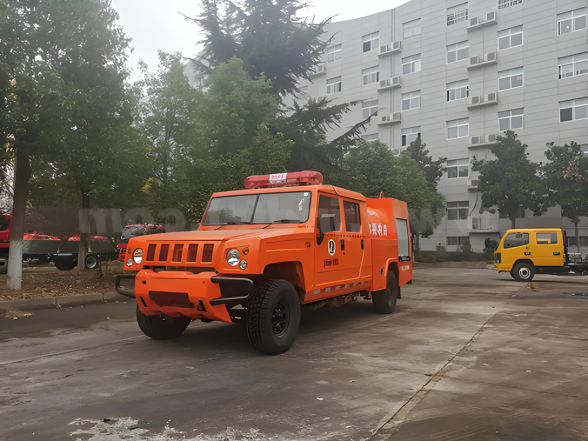 四驱1.5吨洒水供水车
