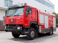豪沃四驱5.5吨消防车